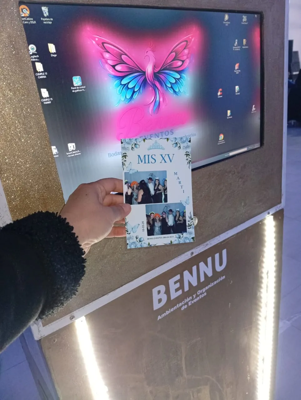 Tira de fotos de la fotocabina de Bennu Eventos