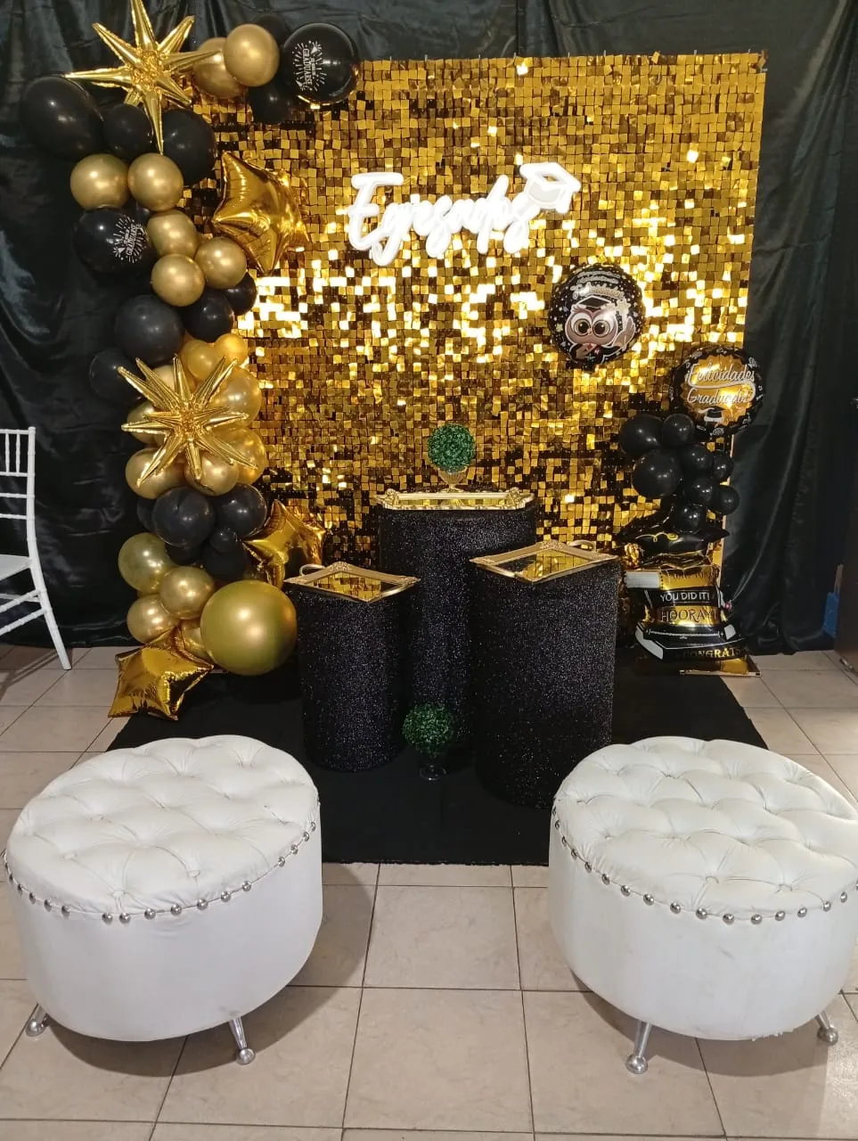 Living con telón dorado por Bennu Eventos